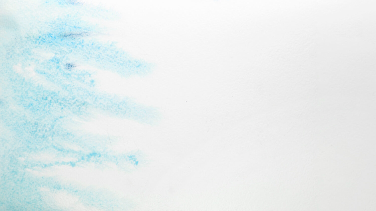 Fond aquarelle bleu et blanc apaisant pour prothese-perruque-albi à Albi